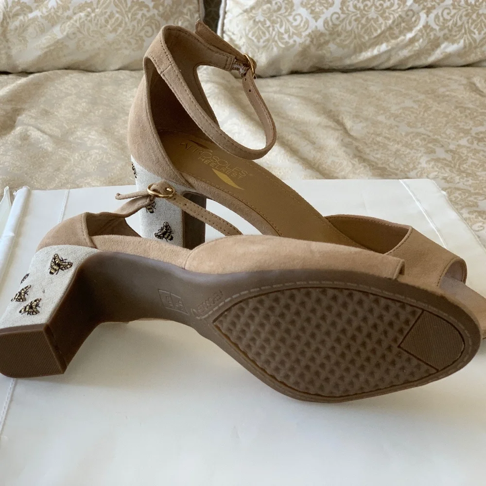 AEROSOLES Tan Suede Open-Toe Block Heel Sandals with Embellished Heel